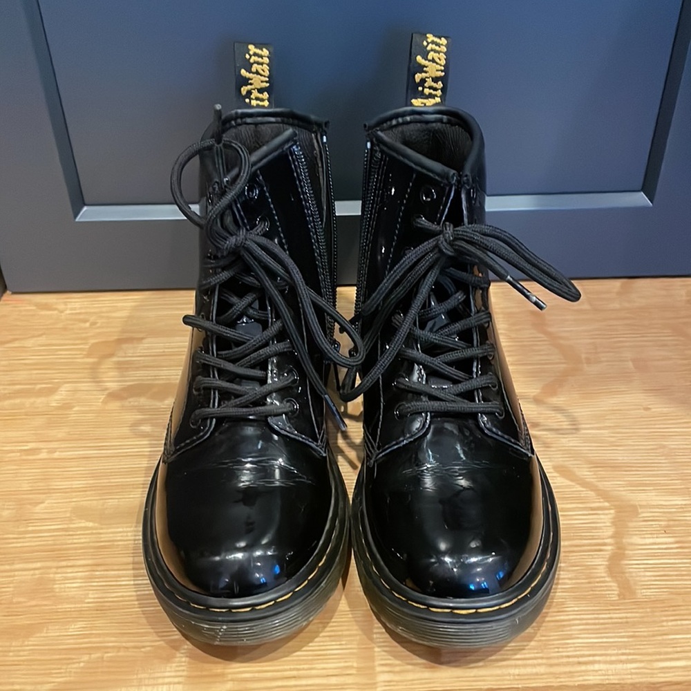 DR MARTEN JUNIOR 1460 PASCAL BLACK PATENT LEATHER LACE UP BOOTS SIZE 2 US